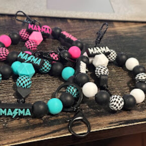 **BUNDLE of 6 ITEMS** 3 Large Wristlet Keychains & 3 Small Keychain Charms - Picture 2 of 14